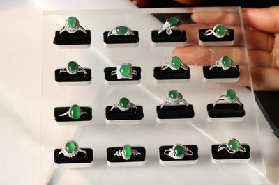 供應18K白金天然緬甸翡翠a貨陽綠戒指制品公司,推薦有利珠寶_天然翡翠戒指代理-首商網(wǎng)