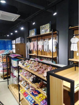 易琪特定制商品展示架 做零售業(yè)的專業(yè)賣場(chǎng)形象師