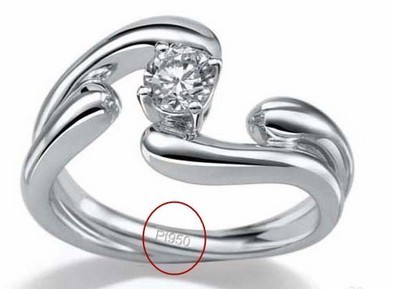 如何區(qū)別K金和鉑金?學(xué)學(xué)吧_珠寶學(xué)院_珠寶社區(qū)-國(guó)際珠寶網(wǎng)-全球最大的珠寶門戶網(wǎng)站。提供及時(shí)的行業(yè)動(dòng)態(tài)、黃金價(jià)格和珠寶加盟等資訊。