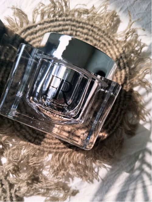 藏不住了,這幾款抗老護(hù)膚品被發(fā)現(xiàn)了,堅(jiān)持用肌膚緊致皺紋都沒了