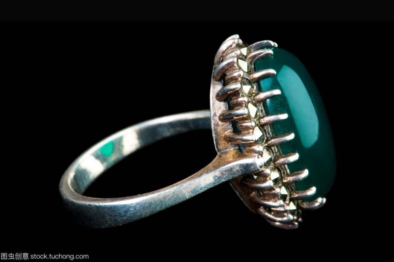 飾物,戒指,圈,配件,奢侈品,豪華,奢侈,細軟,垂飾,零件,豪侈,侈靡,奢靡,鉑金,華侈,金屬,發亮,珍貴,純銀,布景,摳像,石頭,白金,背景,麗人,黃銅,秀麗,胸針,黃銅制品,美,裝飾,風尚,金,裝點,鉆石,時尚,單獨孤立,孤立,流行,孤立單獨的,黑色,玄色,黃金,葡萄酒釀造,寶石,切,黑,瓊漿,美麗,白銀,配景,金色,皎白,白,白色,發光,銀,孤單,金黃,首飾,珠寶,貴重物品,俏麗