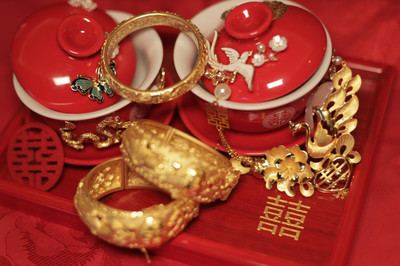 央行新規(guī)8月1日落地:拿現(xiàn)金買黃金、寶石超10萬元要上報(bào)!